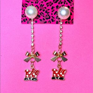 Designer Betsey Johnson pearl Minnie Mouse earring